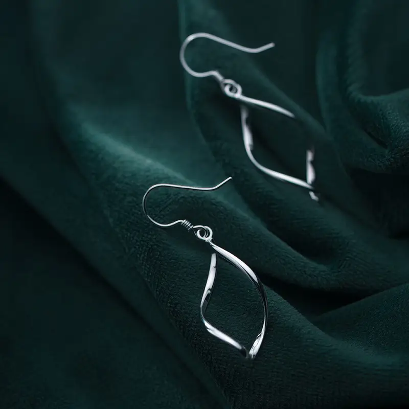 Rotating Leaf Earrings Personalized Sweet
