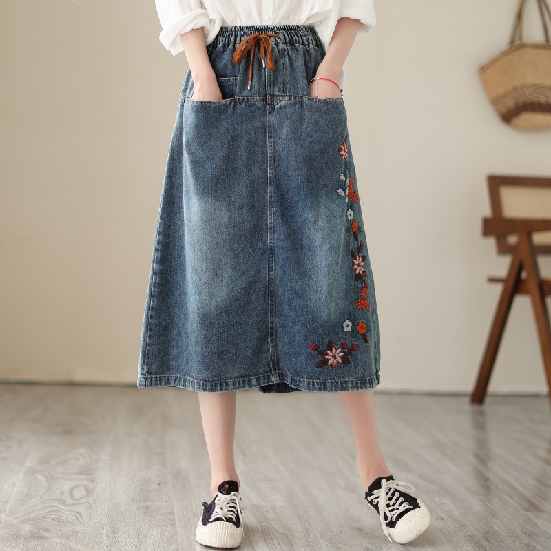 Vintage Embroidered Hole Denim Skirt Spring And Autumn New Style