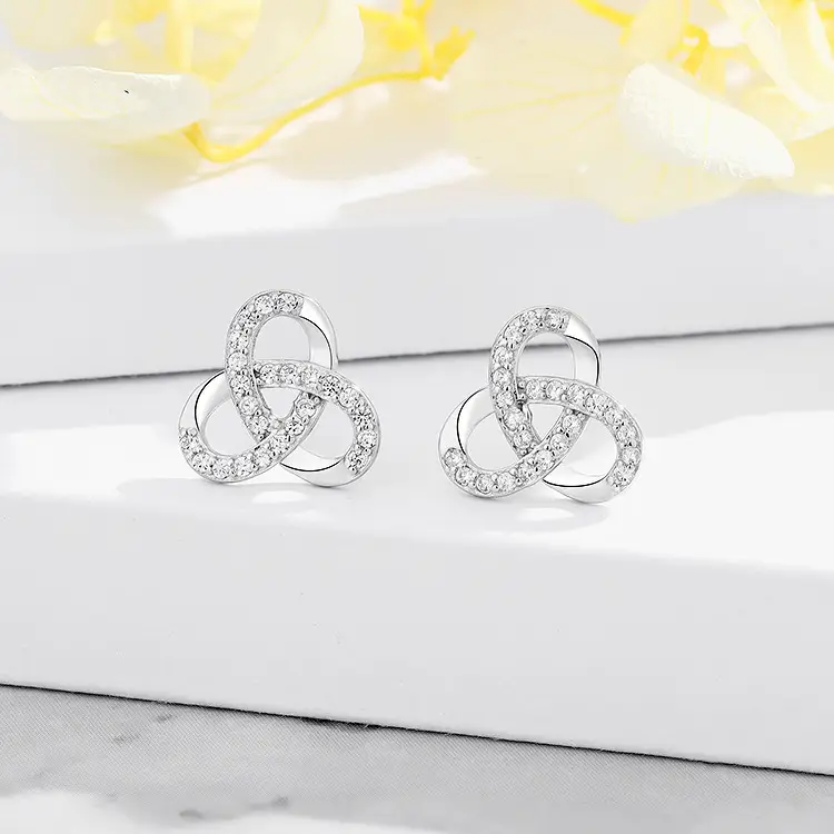 Women's Fashion Sterling Silver Circle Buckle Stud Earrings