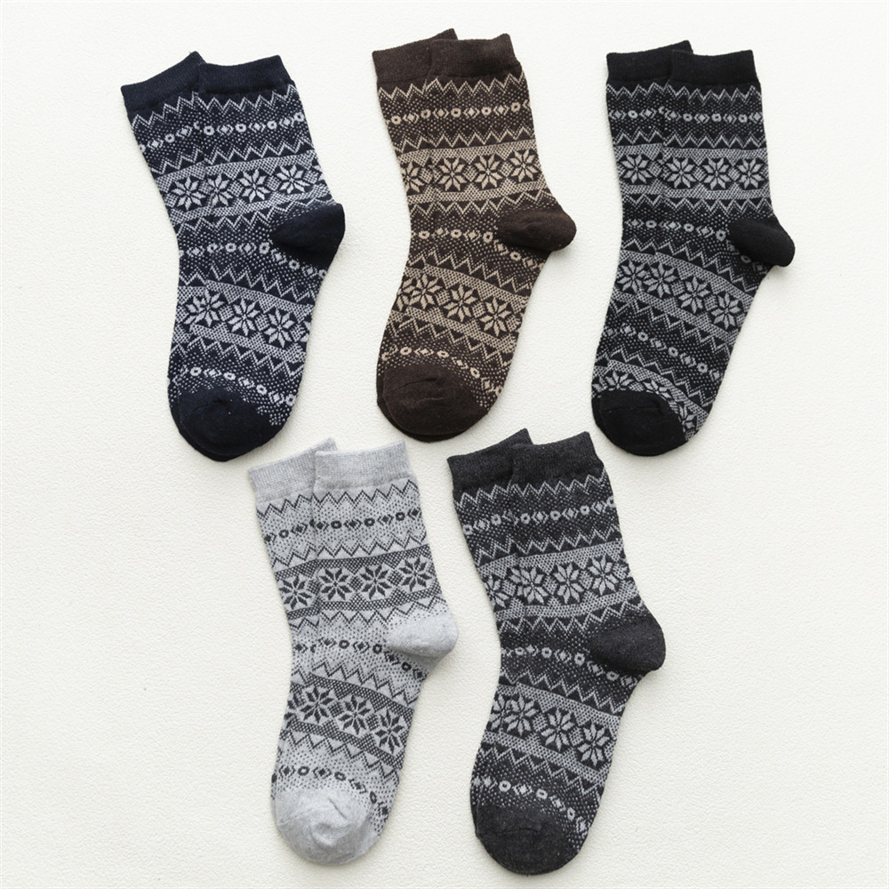 Men's Fashion Simple Jacquard Mid-calf Wool Socks