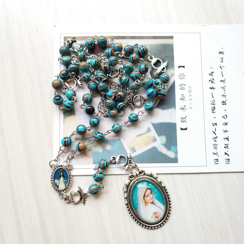 قلادة خرز الملاكيت العتيقة الأنيقة