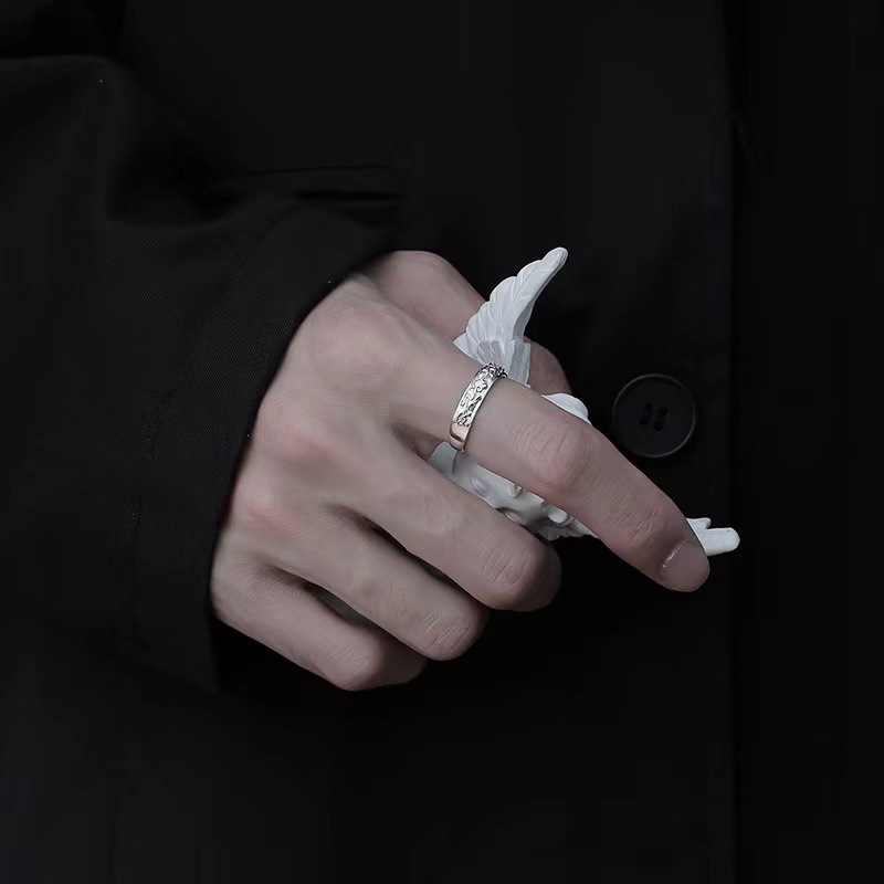 Simple And Personalized Retro Cool Style With Adjustable Opening