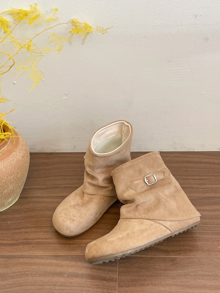 Thick Soled Boken Boots
