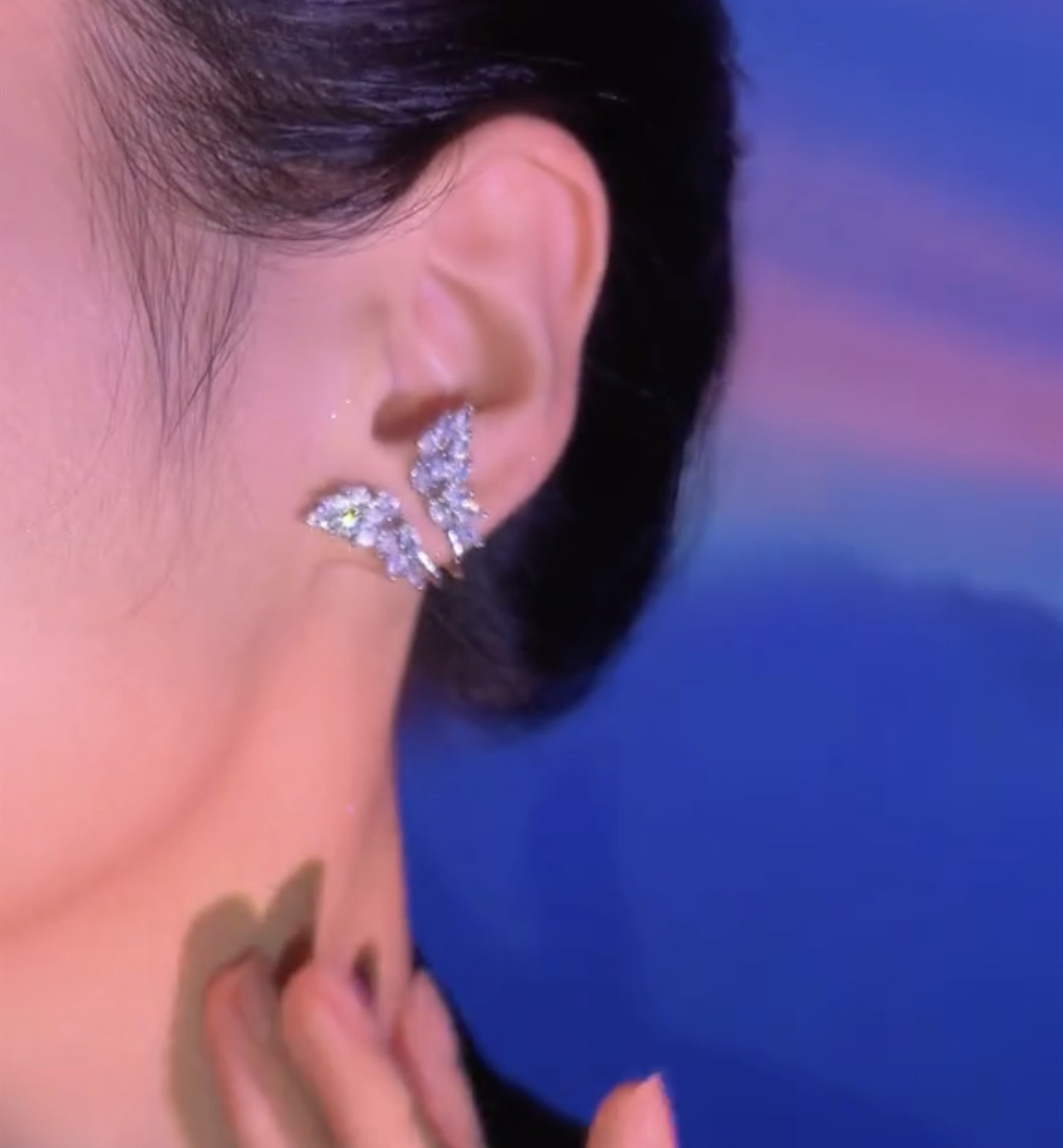 Women's Fashion And Fully-jewelled Zircon Butterfly Ear Clip