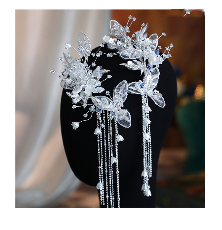 White Lace Flowers Are In Pairs