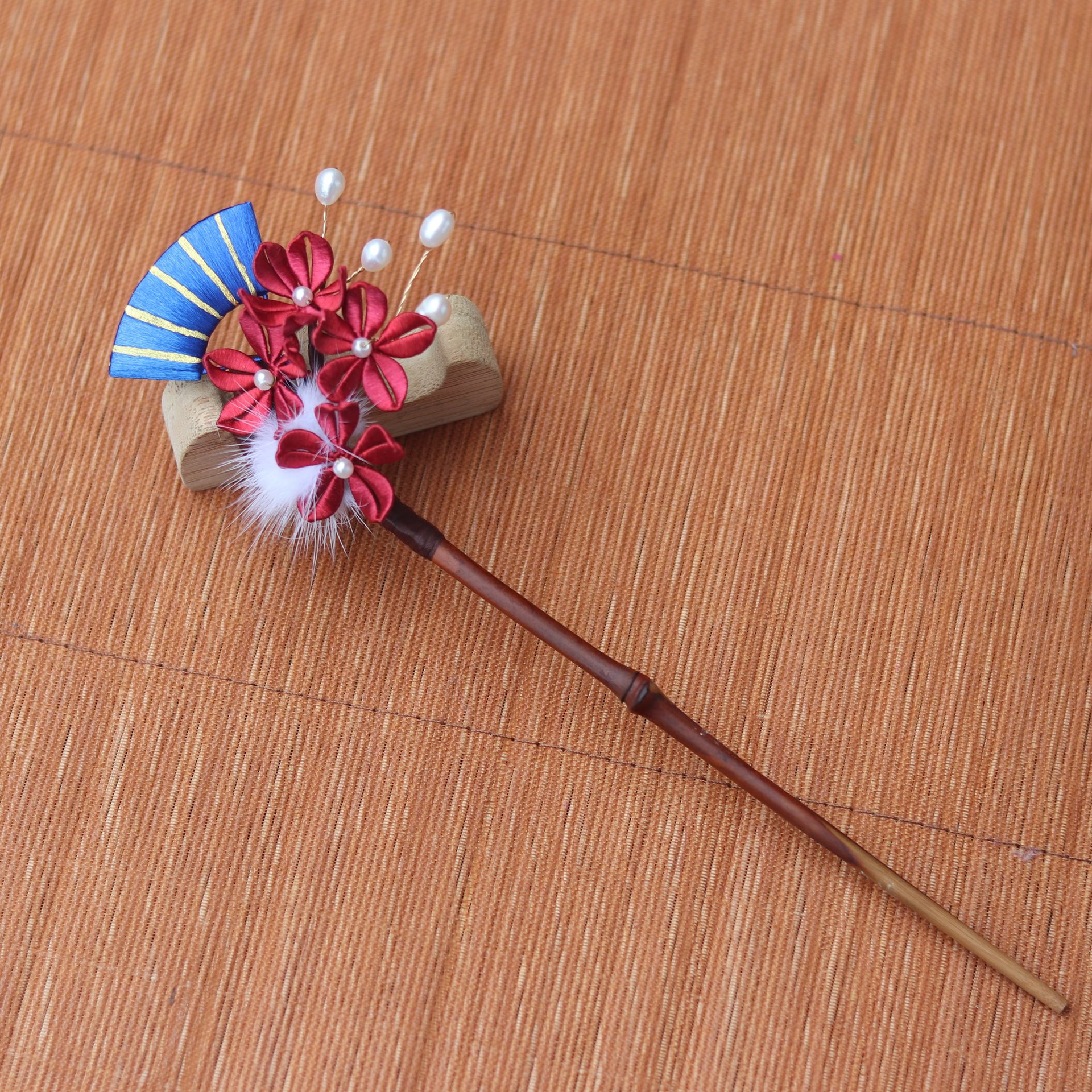 Pearl Floral Hairpin
