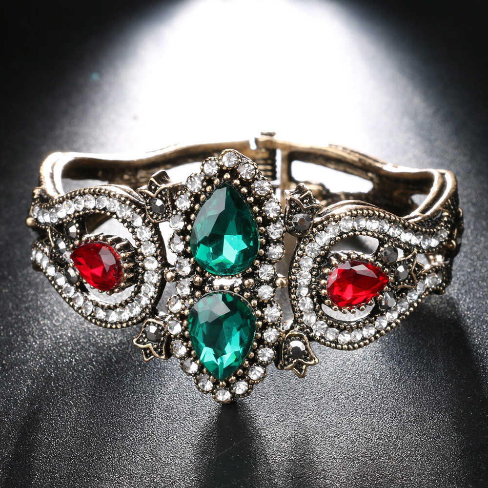 Hollow Diamond Crown Shaped Lady Bracelet