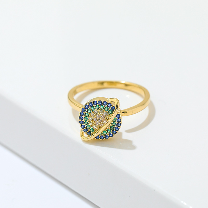 Fashionable Retro Rotating Colored Diamond Ring
