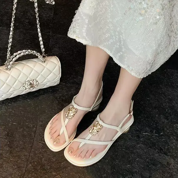 Women Minimalist Crumpled Metal Decor Thong Flat Sandals