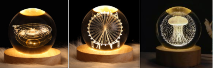 Kleine nachtlamp met kristallen bol, sterrenhemel en planeten – massiefhouten lampvoet, zonnestelsel 6 cm, 2 stuks