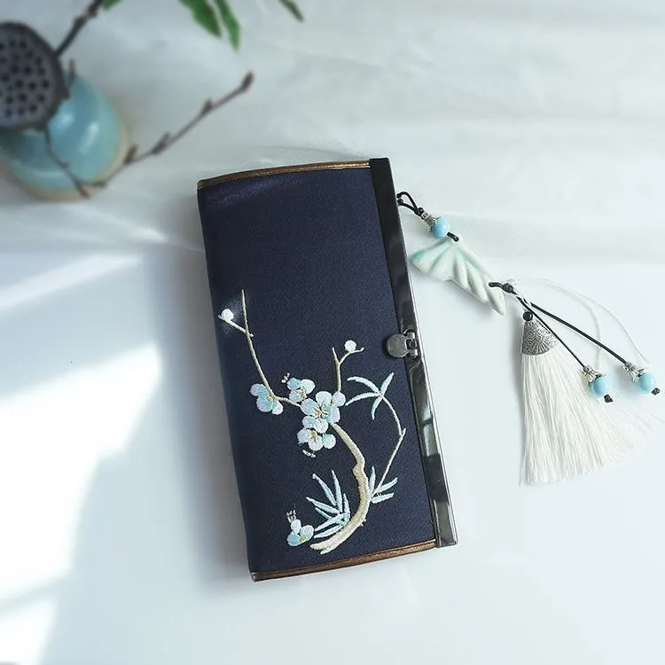 Women's Fashion Artistic Retro Embroidery Clutch Purse - Plum And Bamboo