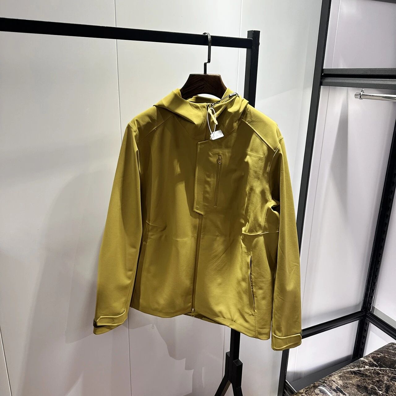 Men Seam Taped Softshell Hooded Jacket, Windproof Water Repellent Outdoor Coat For Hiking, Camping, Urban Daily Commute