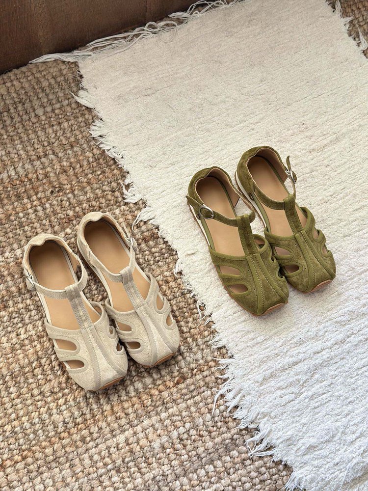 Retro Baotou Roman Sandals Women's Summer Hollow Weaving Breathable Soft Bottom Comfortable Flat Bottom Pig Cage Shoes
