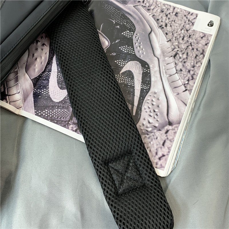 He+It+She Universal Crossbody| Strap view