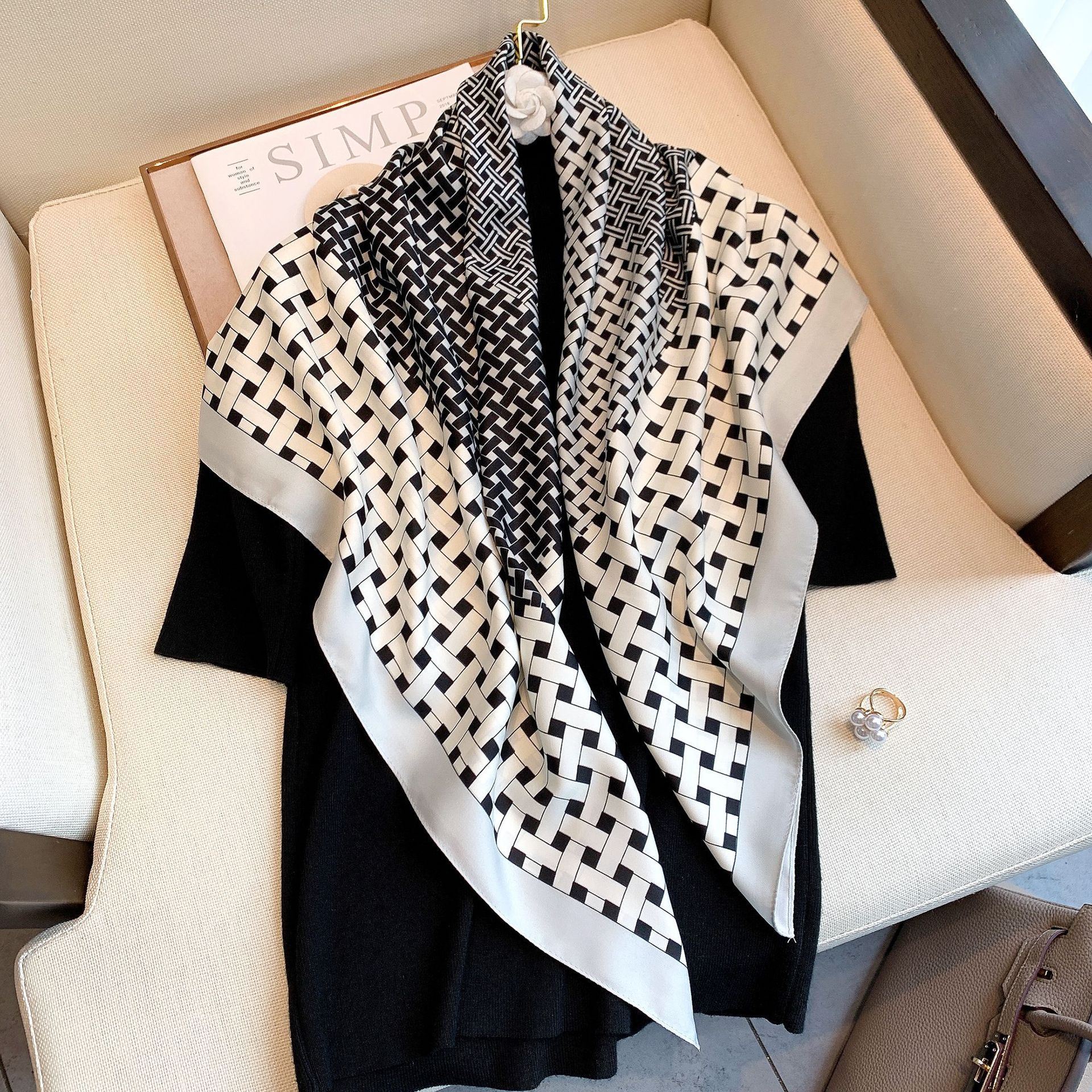 Vintage Printed Twill Embellished Warm Scarf