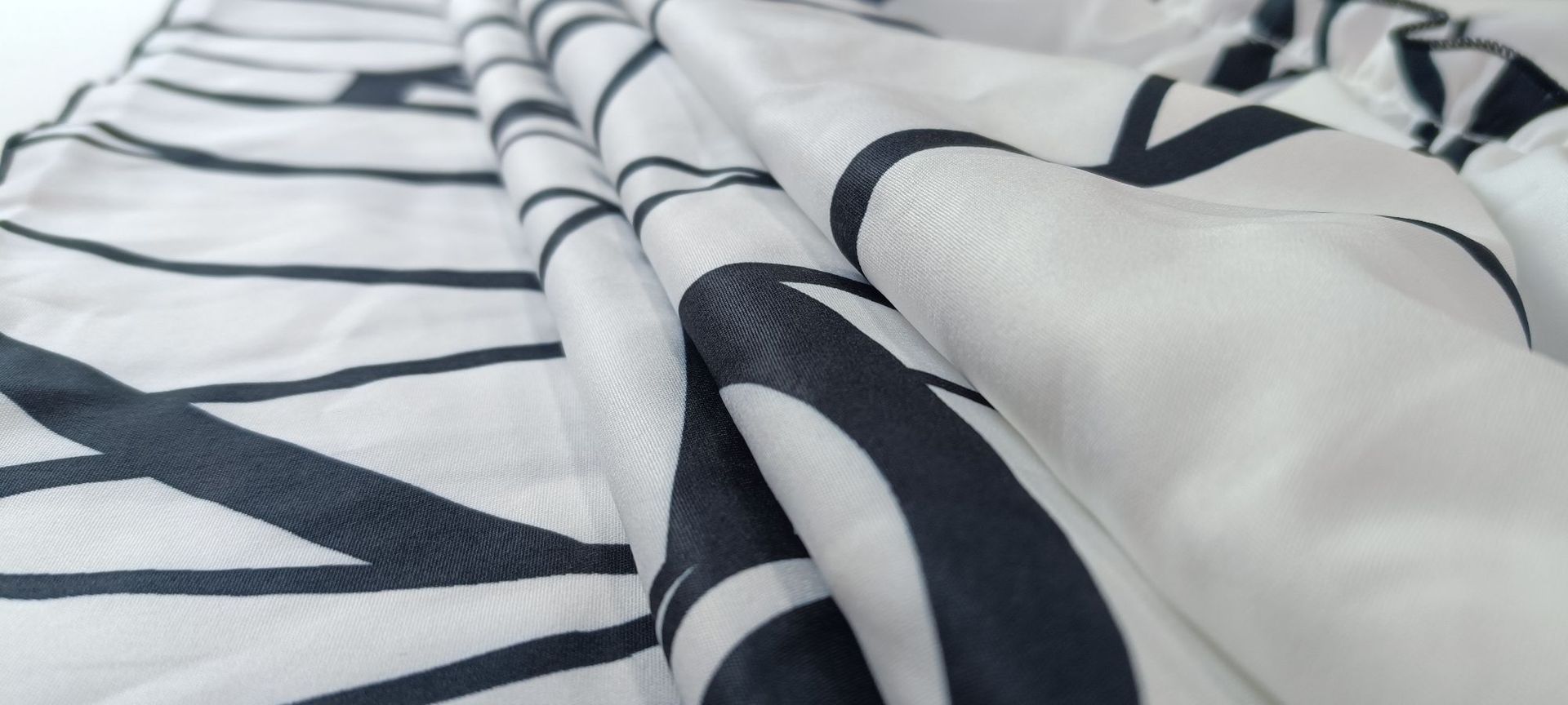 European And American Fashion Abstract Printed Dress