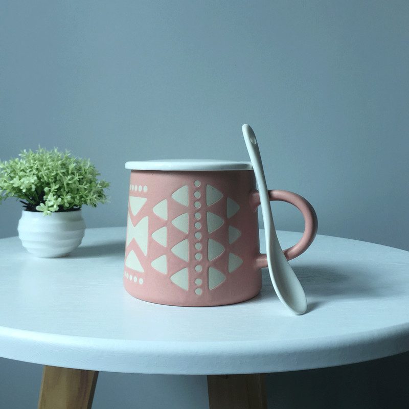 Lotus root spoon with lid