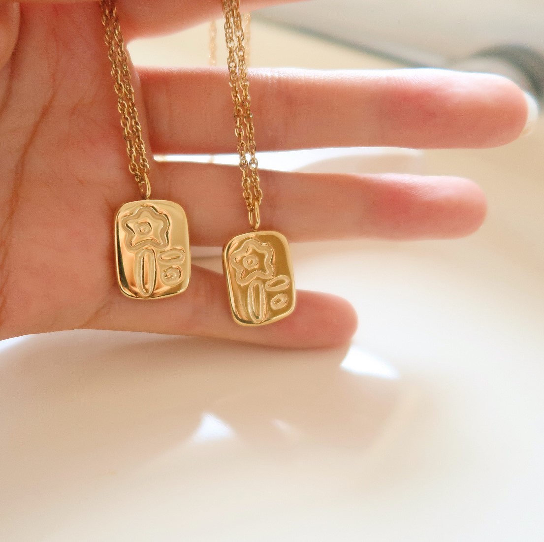 Ins Style Niche Design Light Luxury Childlike Small Flower Necklace