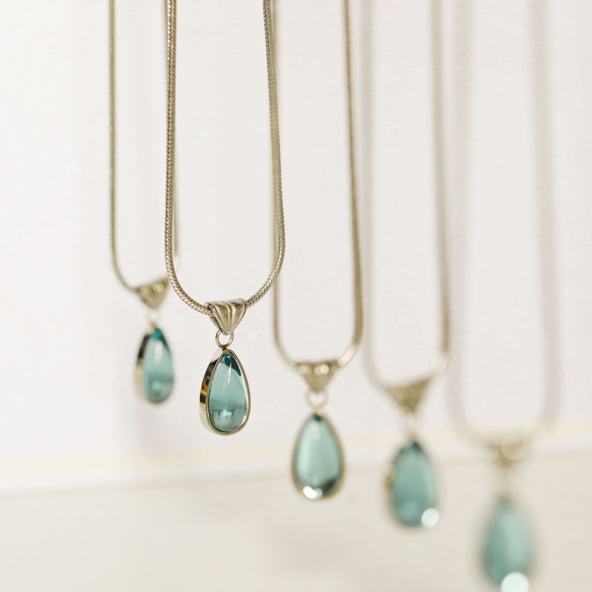 Retro French Temperament Water Drop Necklace