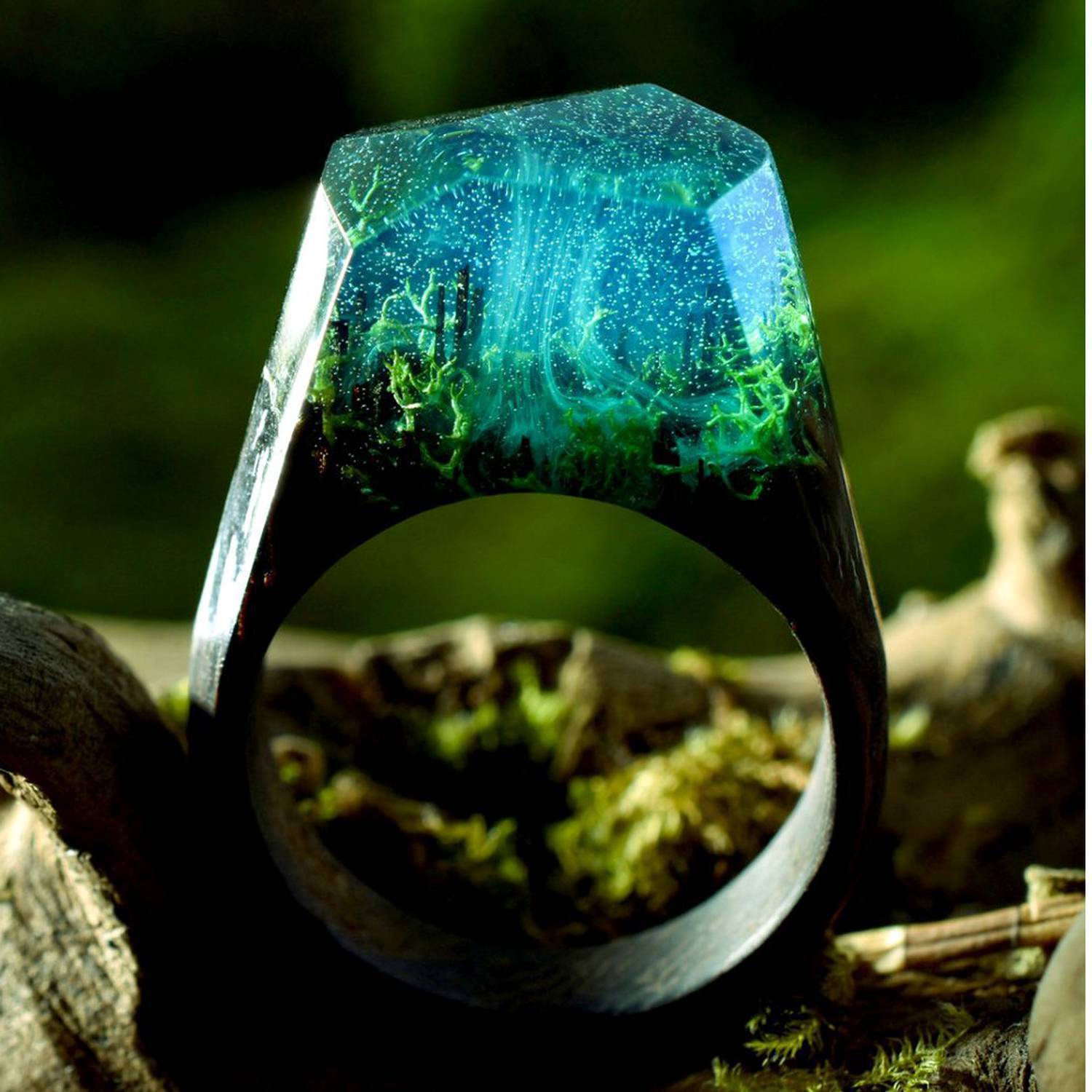The New Wood Ring Features Explosive Fashion Rings