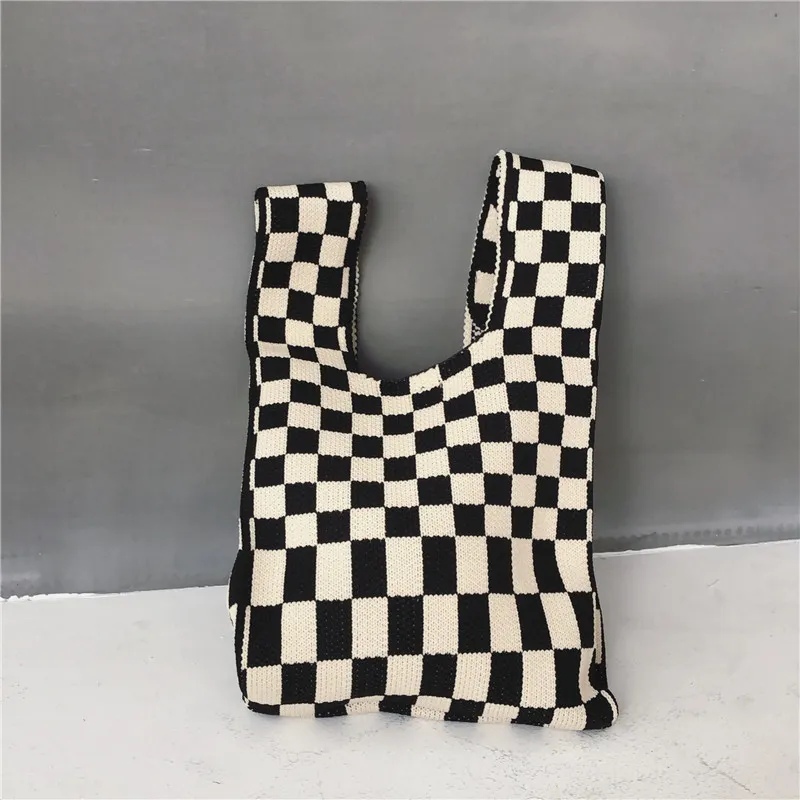 Woven Black And White Checkered One-shoulder Armpit Bag - White