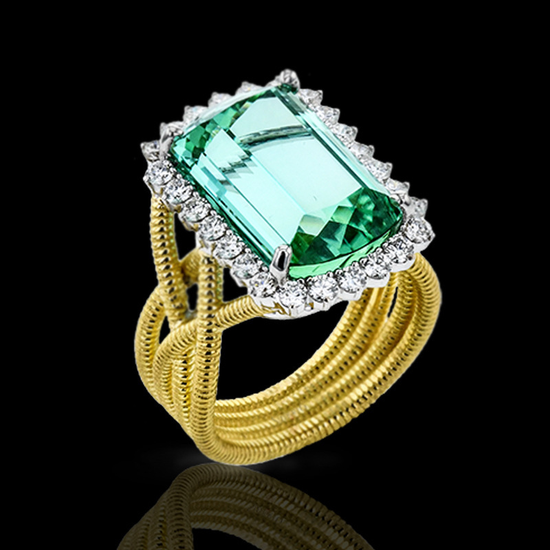 Creative Fashion Luxury Gold Diamond Emerald Ladies Ring
