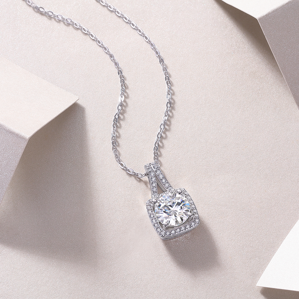 Small Square Diamond - Set With Top-quality Moissanite, Fashionable And Light Luxury Jewelry, Silver Pendant Necklace S925, Silver-plated Platinum