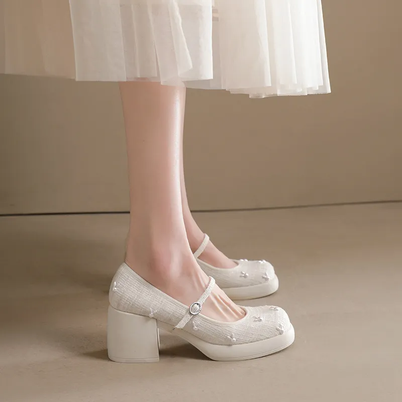 Women's Fashion Retro Chunky Heel Shoes - Beige