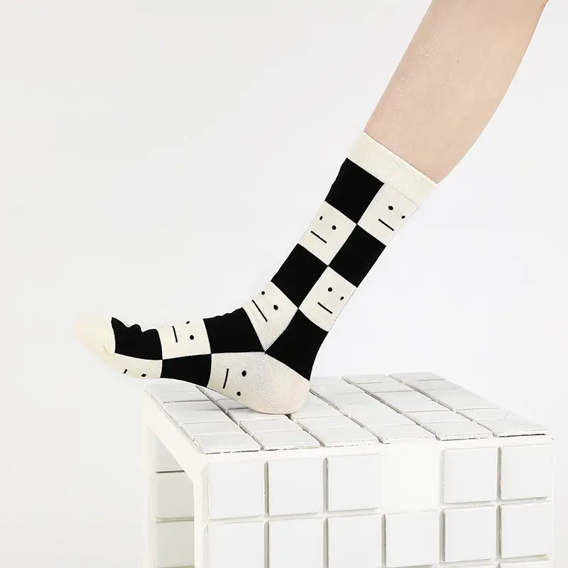 Black And White Plaid Simple And Stylish Casual Middle Tube Cotton Socks