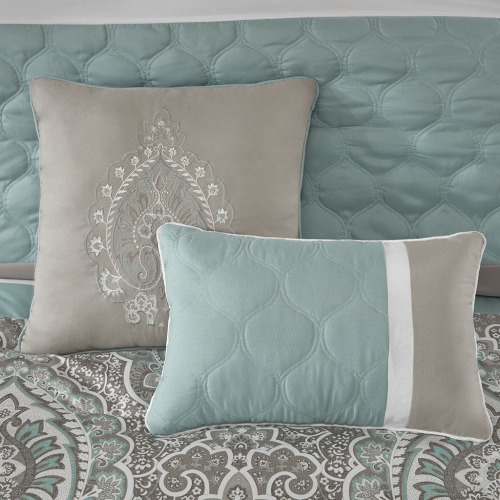 Queen 8 Piece Comforter Set - Image 3