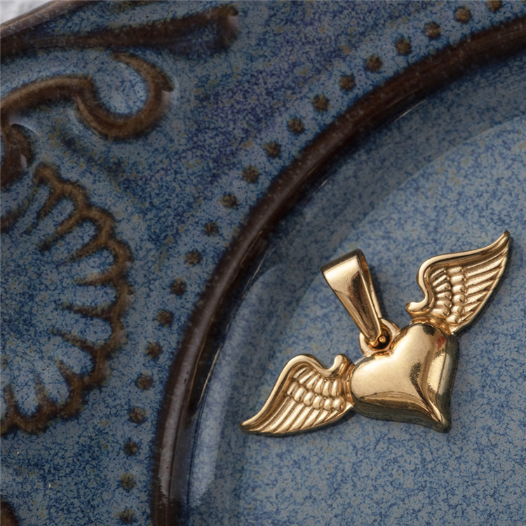 Fashion Accessories Heart Shape With Wings