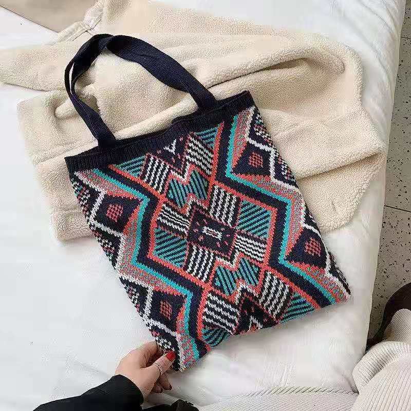 Single Shoulder Literary And Artistic Small  Knitted Bag