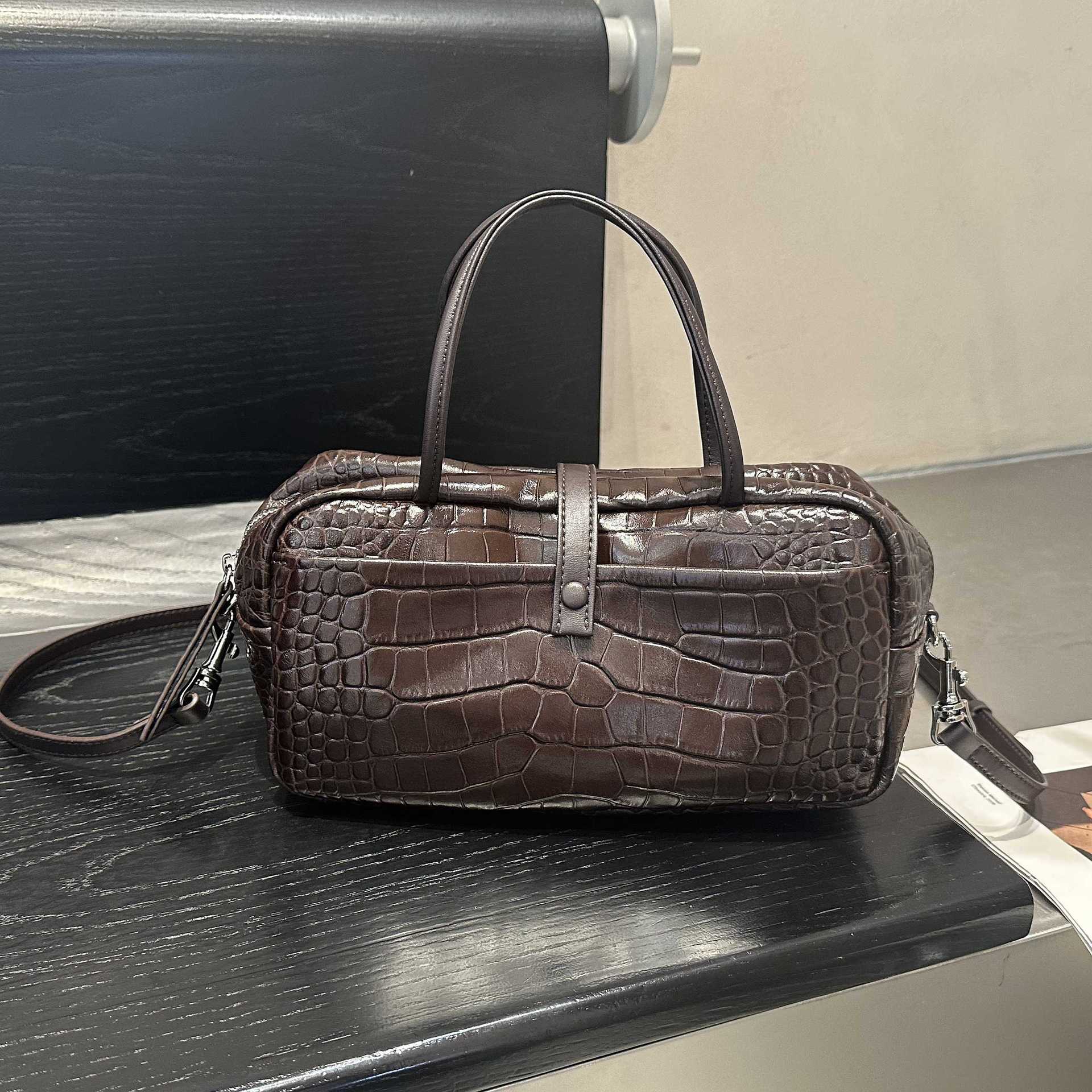 Cross-border Niche Design Crocodile-pattern Toast Bag, Luxury First-layer Cowhide, High-end Genuine Leather Women's Handbag 6
