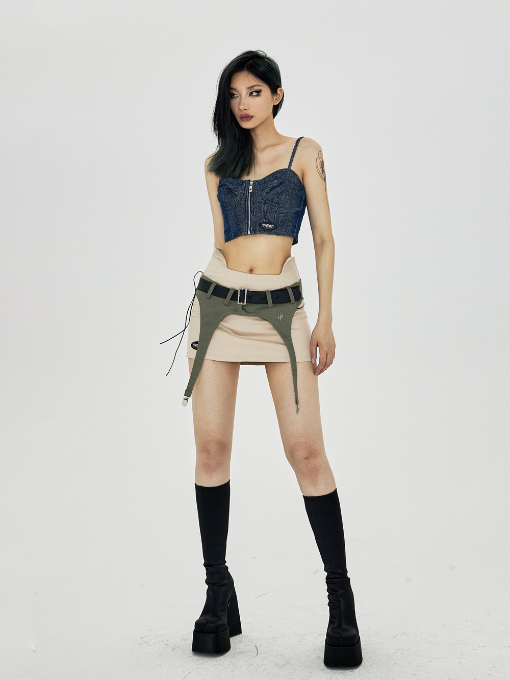 Designed To Wear An Extra Two-piece Belt