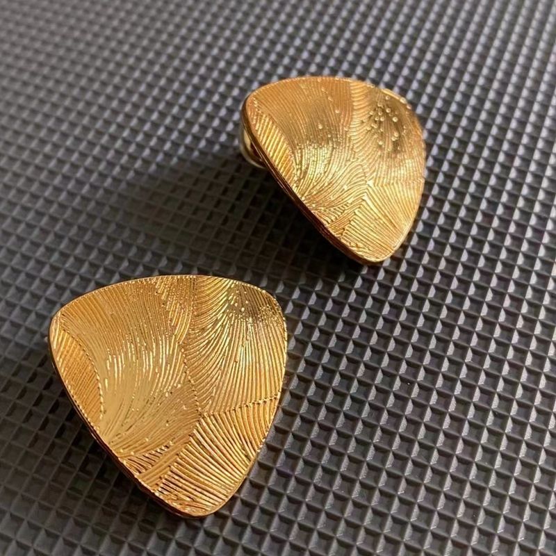 Oversized Triangular Studs With Feather Texture. Retro European & American Style, Subtle Luxury, Elegant Gold Design, Popular On Ins.