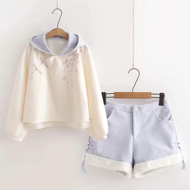 Embroidered Retro Disc Button Hoodie Woolen Shorts Suit