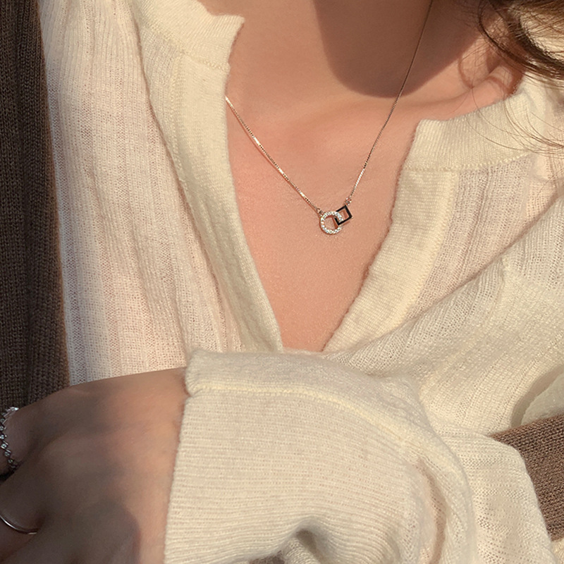 925 Sterling Silver Necklace New Female Clavicle Chain Cold Wind Ins Simple Temperament Light Luxury Niche Design Sense