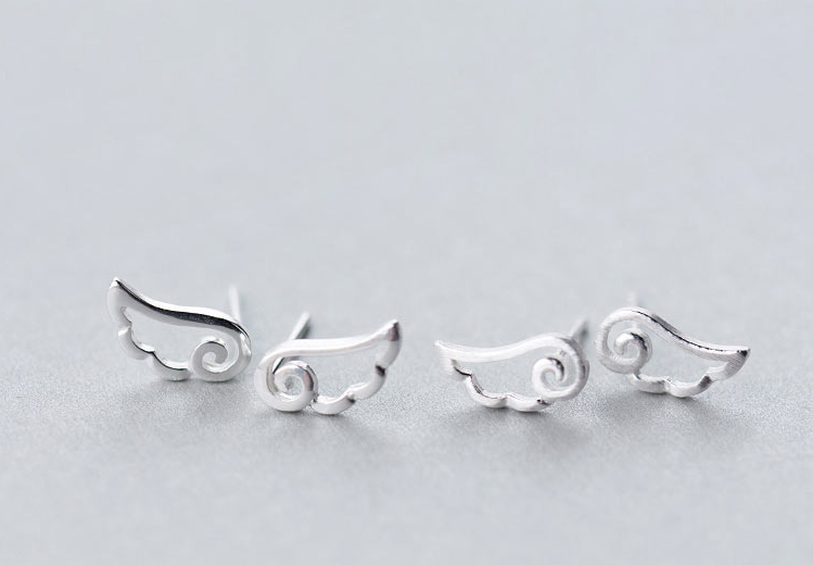 Lovely Angel Wings Brushed Silver Earrings