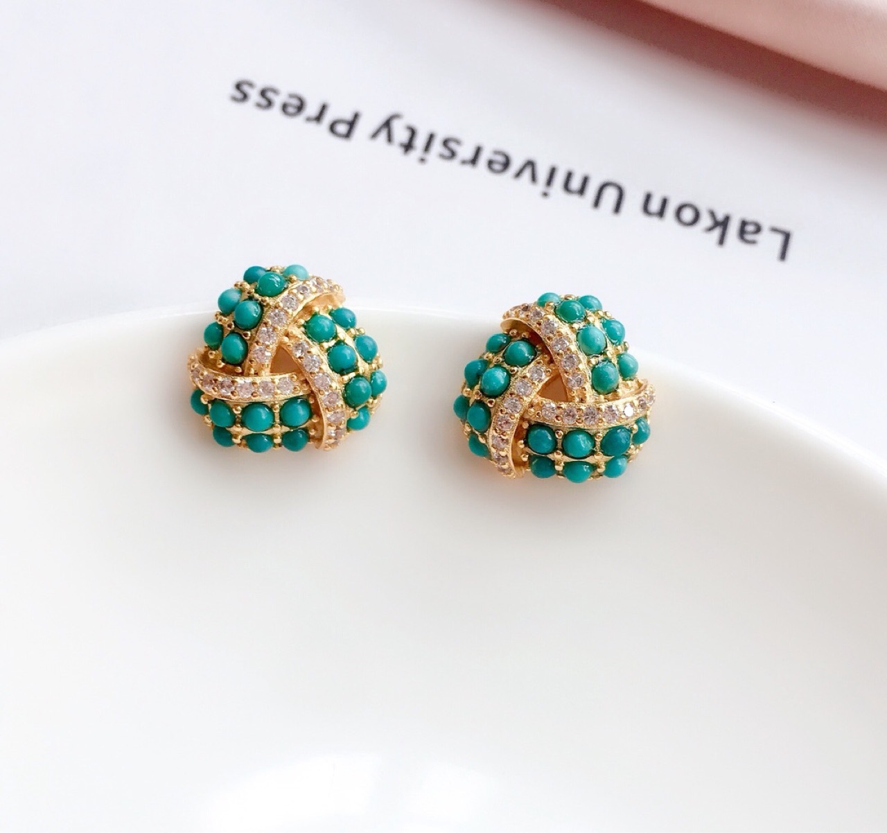 Hubei Turquoise Design Sense Female Explosive Stud Earrings