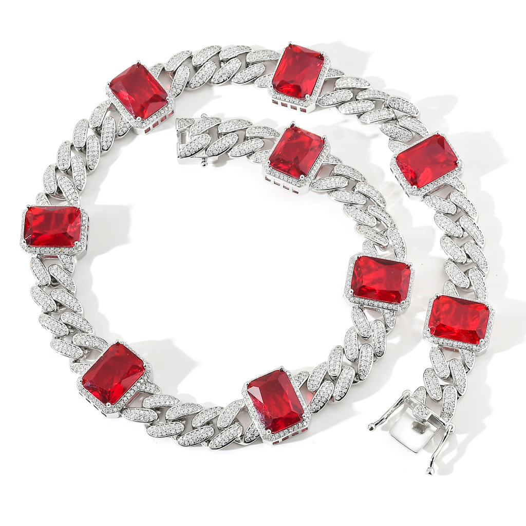 قلادة مزدوجة بتصميم الهيب هوب بشخصية الياقوت