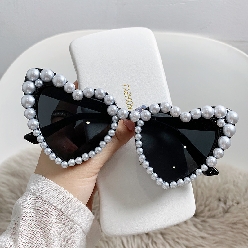 Title 5, Big Frame Heart-shaped Pearl Sunglasses