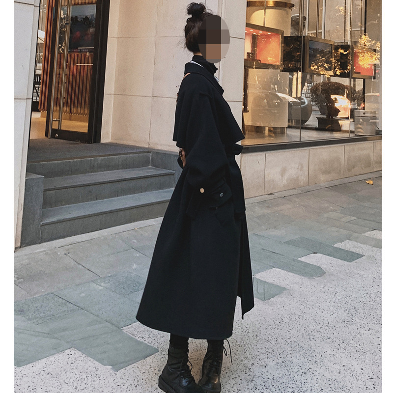 Women's Black Temperament Thick Woolen Coat