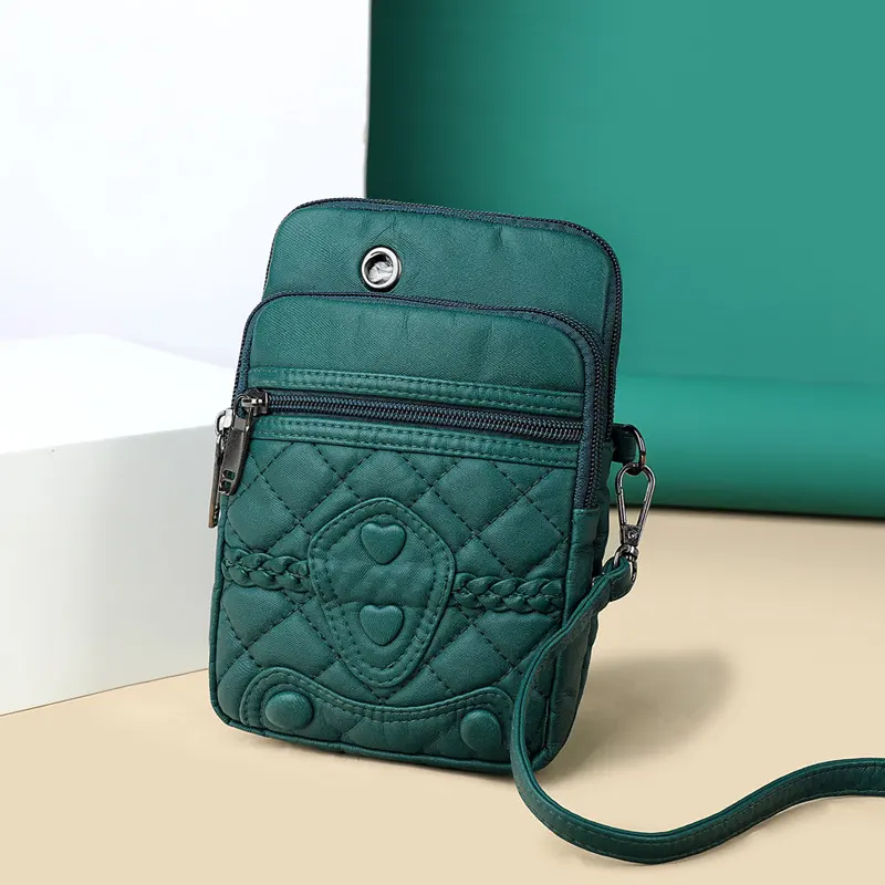 Strapped Shoulder Bags Are Fashionable