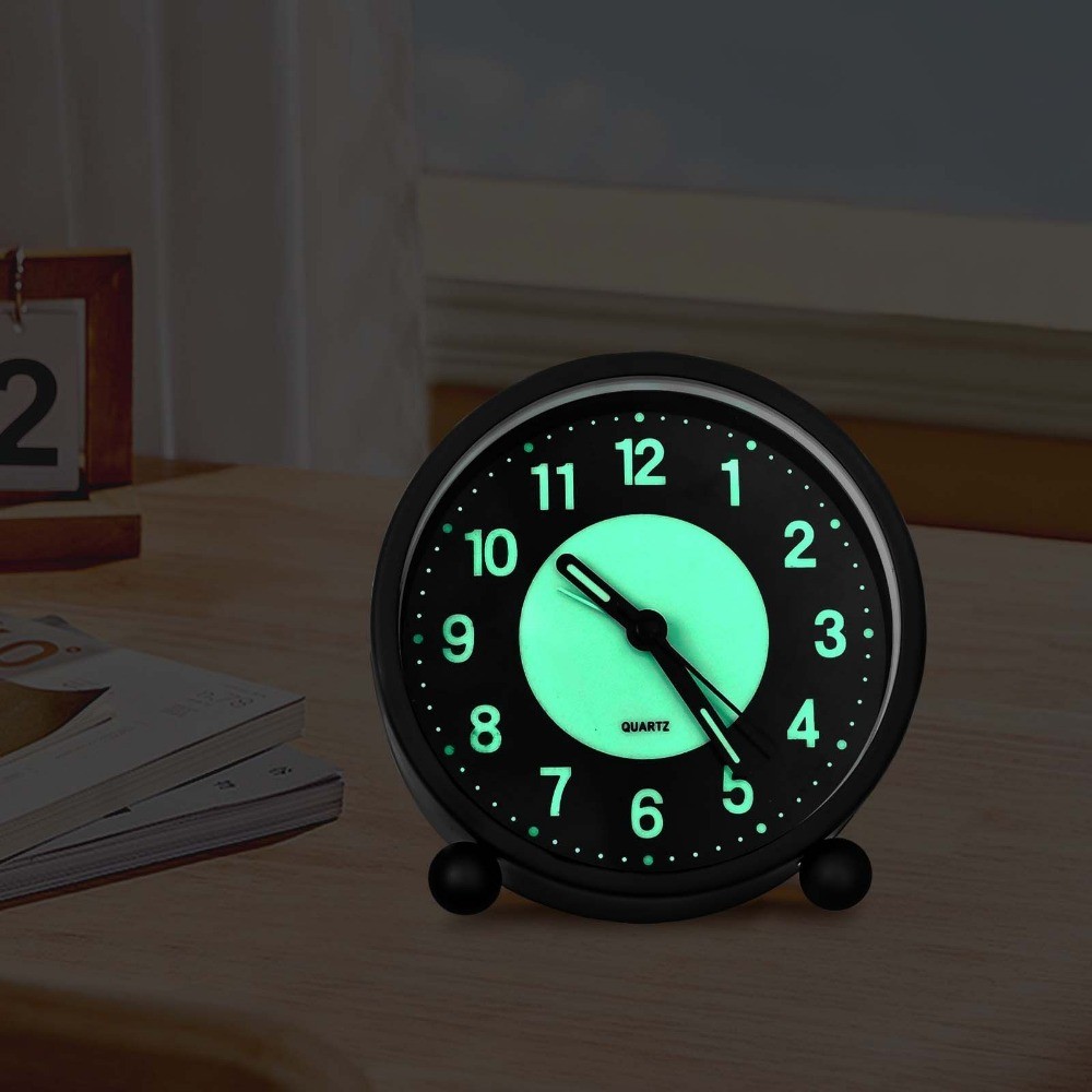 Black Silent Bedside Alarm Clock Non Ticking Glow-in-the-Dark Bedroom — image 2