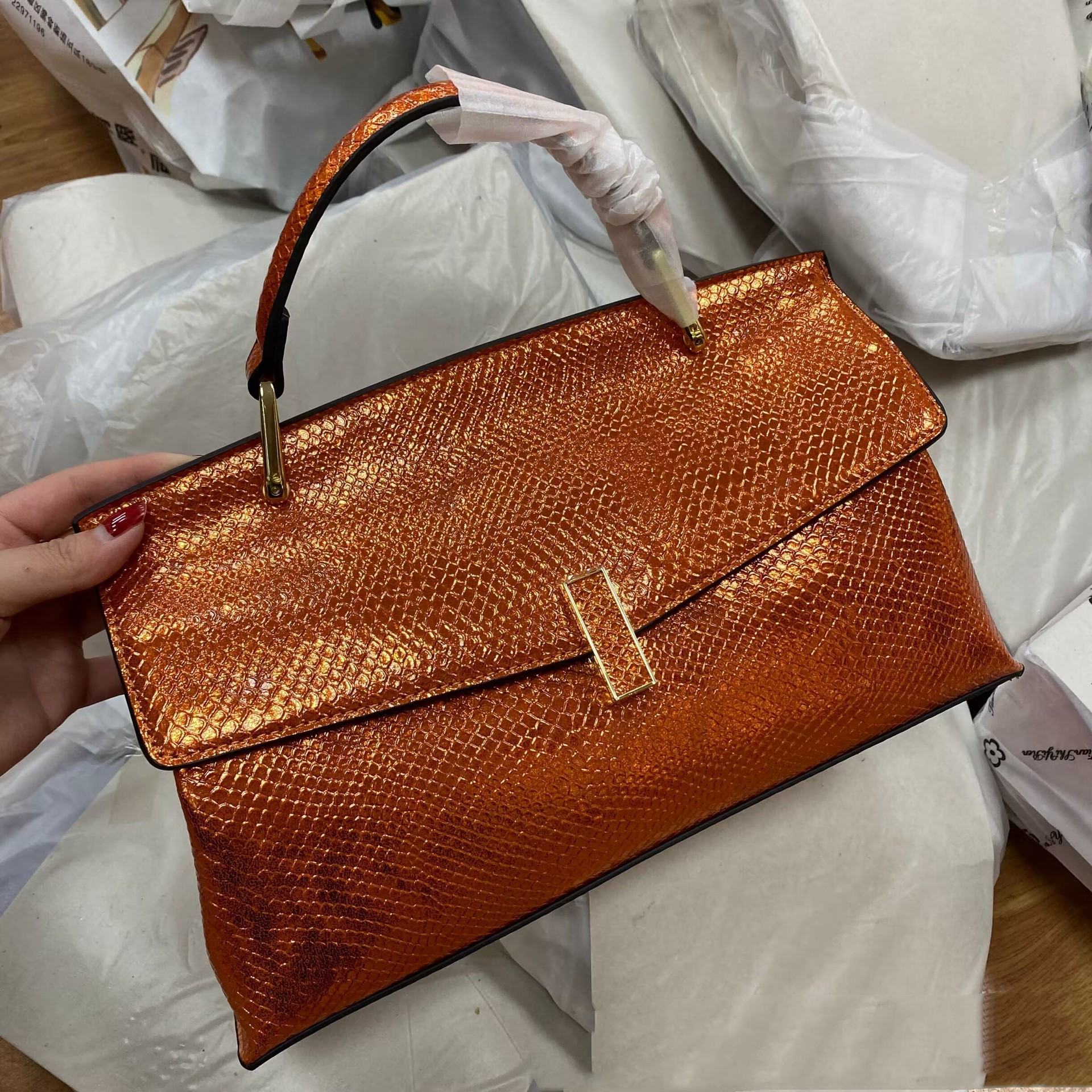 Large Capacity Gradient Scale Crocodile Pattern Soft Snakeskin Python Pattern Cr