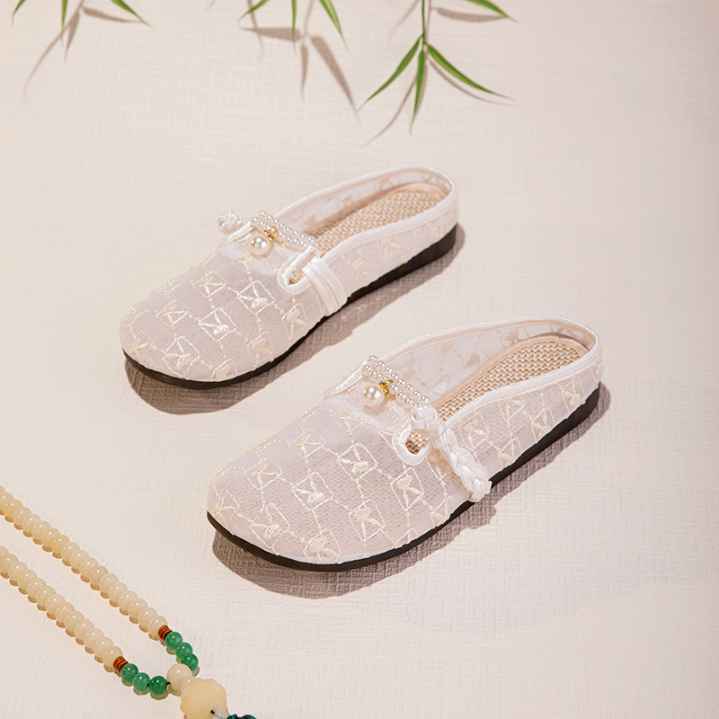 Summer Soft Sole Mesh Slip-On Sandals For Women -Breathable Outdoor Slippers With Oriental Embroidery Canvas Shoe Design