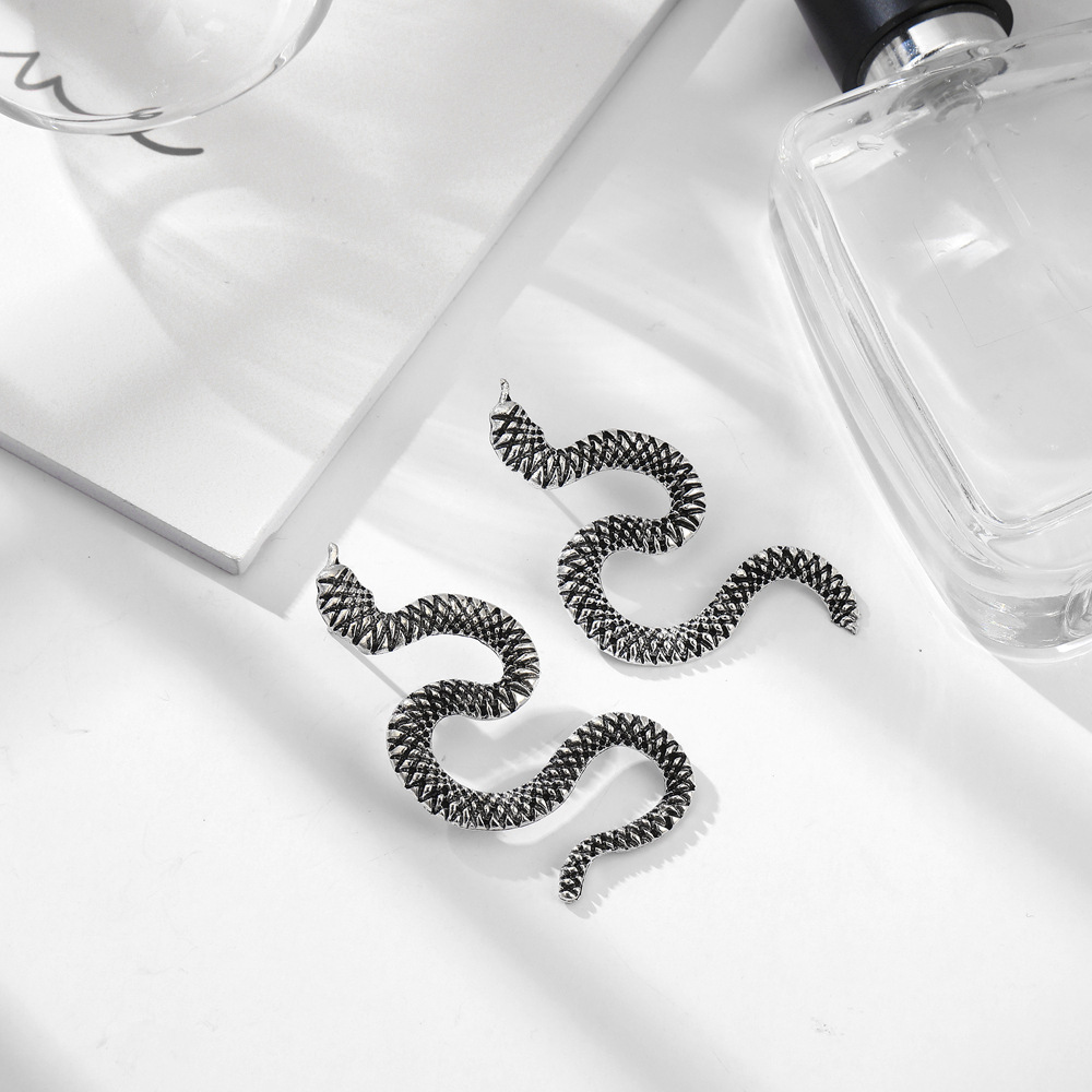 1 Pair Personalized Twisted Geometric Hip hop Earrings For Women, Exaggerated Statement... thumbnail 3