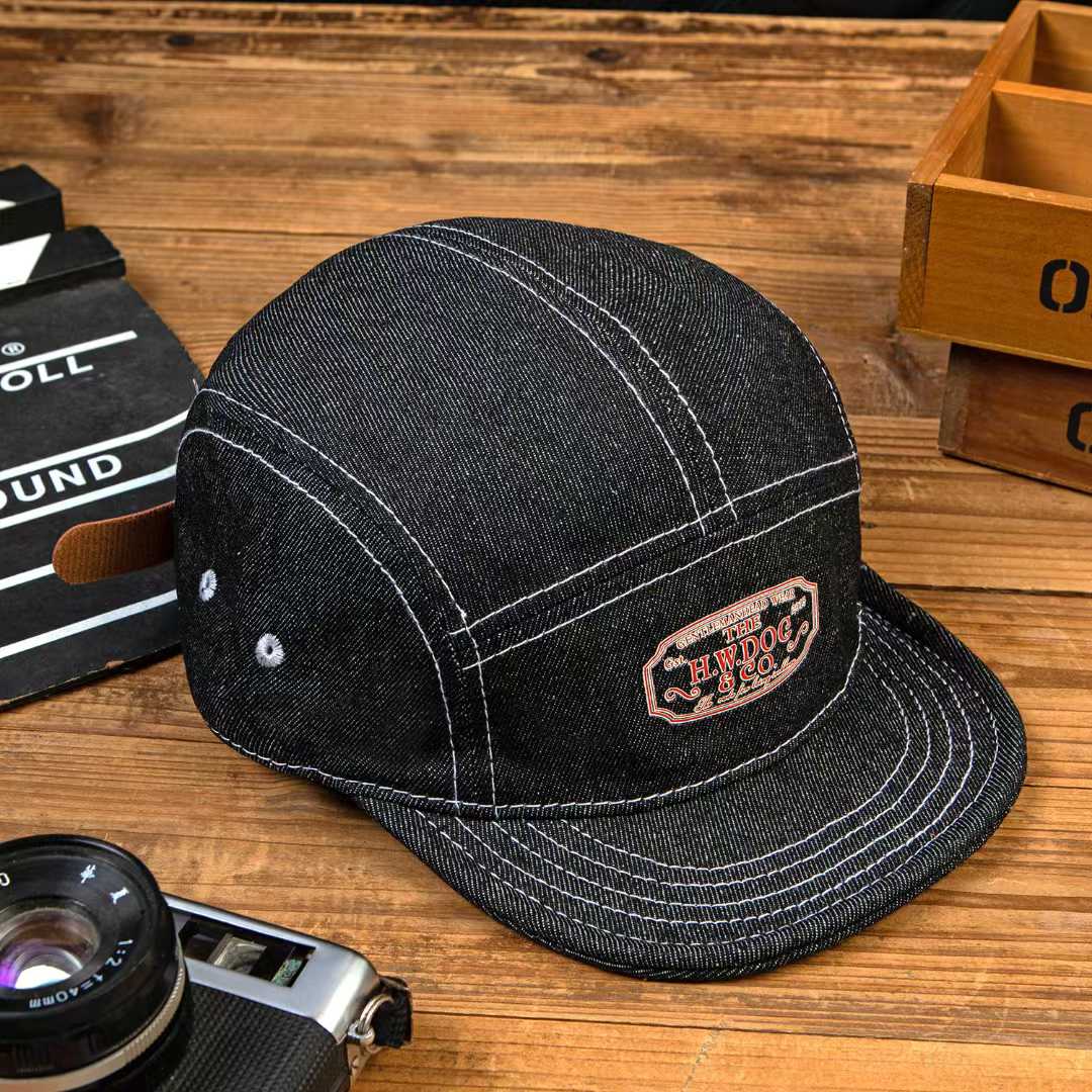 The New Men's And Women's Satin-stitched Leather Logo Flat-brim Casual And Versatile Baseball Cap Is Suitable For Outdoor Outings.