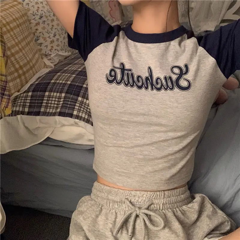 High waisted and navel exposed short bm top