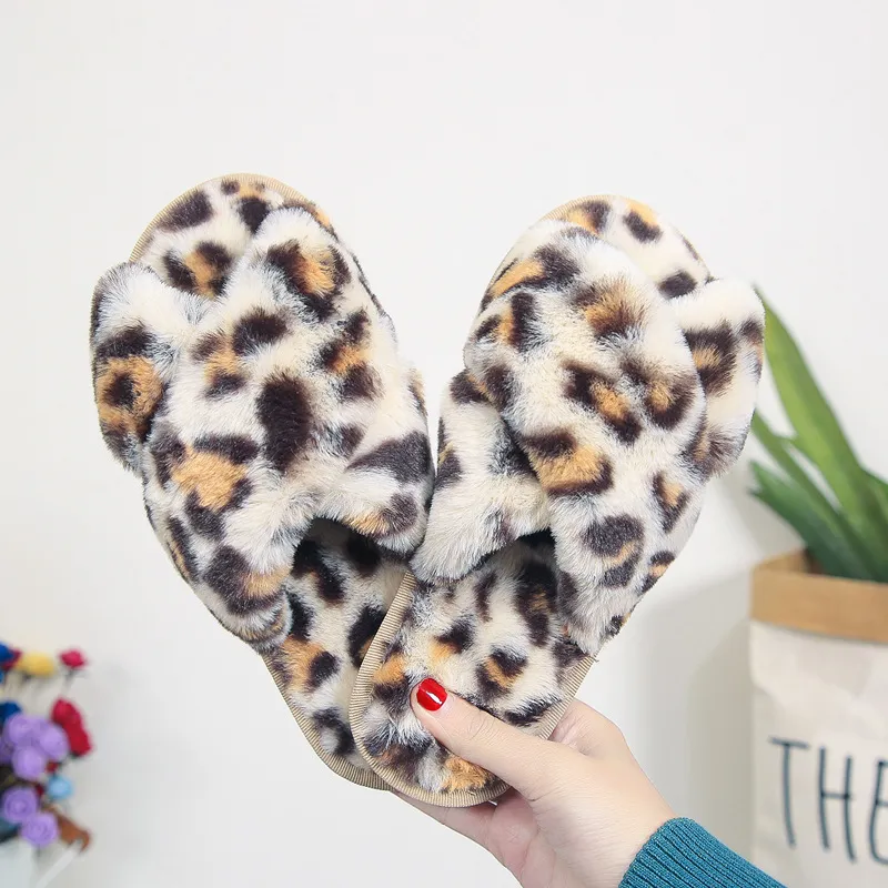 Cross-strap Fuzzy Slippers Leopard Plush House Shoes Flat Bedroom Slippers Slippers For Women - Beige